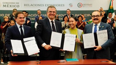 El evento estuvo encabezado por el canciller, legisladores y Katya Echazarreta