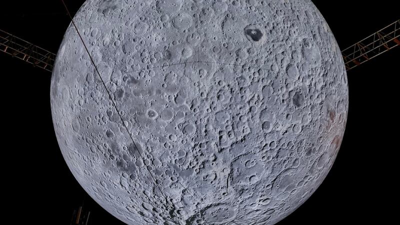 ¿Mexicanos en la ‘luna’? Abren exhibición para visitar una réplica exacta del satélite