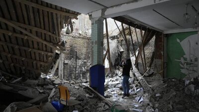 Autoridades pidieron a población civil abandonar sus casas y acudir a los refugios.