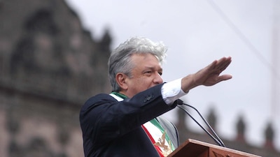 El 20 de noviembre de 2006 sus simpatizantes lo nombraron "presidente legítimo"