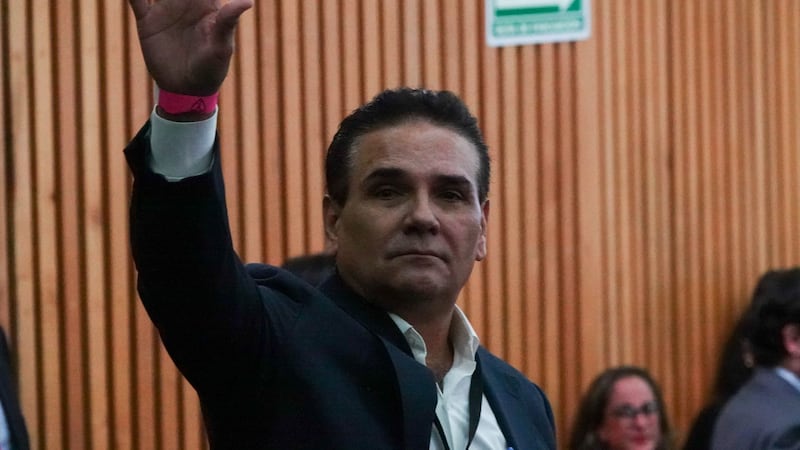 Aureoles obtiene suspensión provisional contra nuevas órdenes de captura