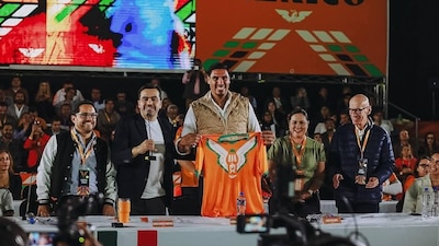 El presidente municipal de Compostela, Nayarit, Gustavo Ayón, confirmó su salida de Morena y su incorporación a Movimiento Ciudadano