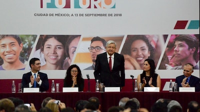 López Obrador en la presentación oficial del apoyo a los jóvenes