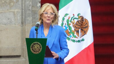 La primera dama de EU encabezará la delegación que enviará en su nombre el presidente Joe Biden