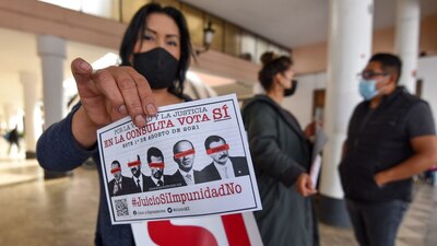 El colectivo Juicio a Expresidentes realiza campaña de promoción mientras que el INE ha lanzado lineamientos de organización