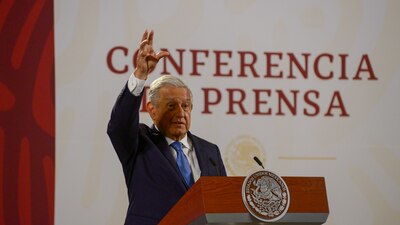 Dijo que se evalúa la posibilidad que entre un equipo de buzos a rescatar a los mineros