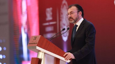 Luis Videgaray se estrenó como titular de la Secretaría de Relaciones Exteriores durante una reunión con embajadores