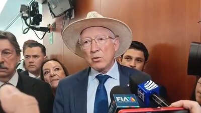 El diplomático fue muy breve en sus declaraciones