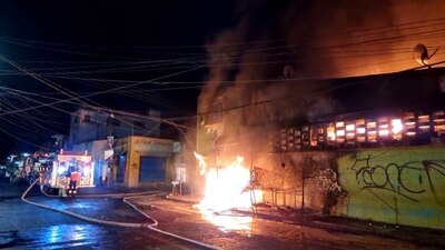 Hasta el momento no se reportan lesionados por el incendio ocurrido durante la madrugada del martes