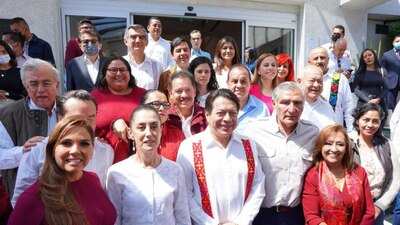 Gobernados y secretarios previo al mitin de "Unidad y Movilización" de Morena