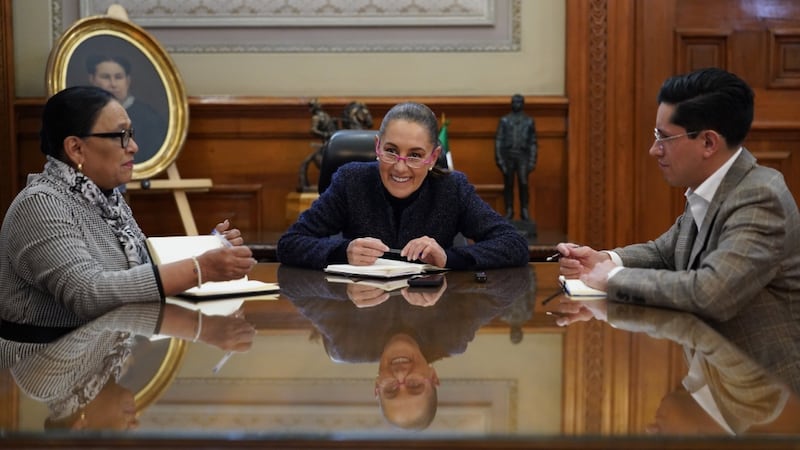 En el día de la Virgen de Guadalupe, Sheinbaum invita a México al Papa León XIV