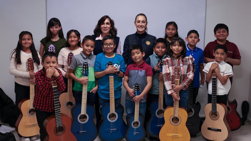 Sheinbaum presume convivencia con familias de militares en Chihuahua