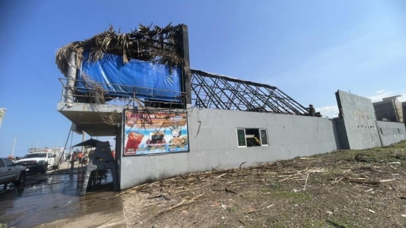 Incendian con bombas molotov al restaurante ‘El Calamar”; colocan manta con amenazas