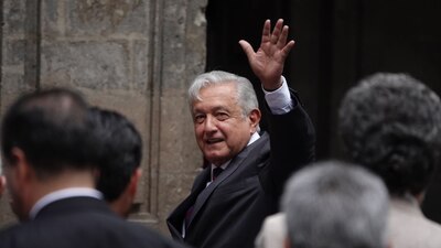 Celebró los programas de su gobierno para beneficiar a jóvenes, obreros, campesinos, adultos mayores