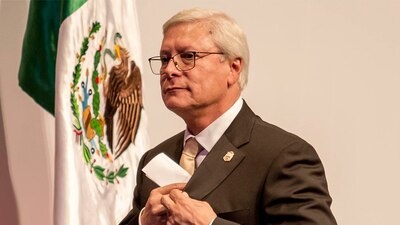 El gobernador de Baja California haber padecido COVID-19... ¡en enero!