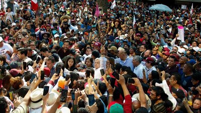 El mandatario recorrió la CDMX para emitir un mensaje por sus cuatro años de gobierno