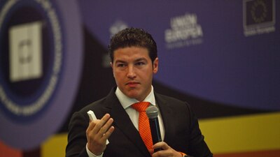 ¿Dejará la cerrera presidencial?