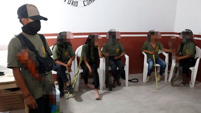 Los pequeños hicieron una demostración paramilitar