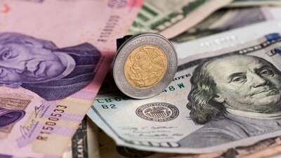 La moneda mexicana se aprecia 0.03%, o 0.57 centavos