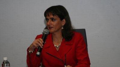 Ella tendrá la responsabilidad de aumentar la recaudación