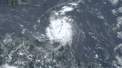 Tiene categoría 4 y puede llegar a costas mexicanas en categoría 1, por ello extreman precauciones