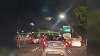 Los automovilistas tomaron fotografías del objeto