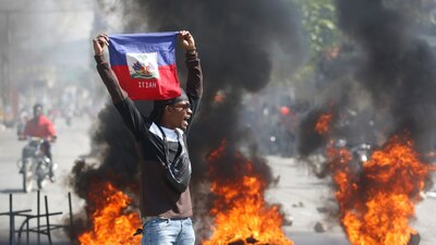 Los enfrentamientos armados suceden en medio de una serie de protestas violentas en ese país