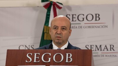 Sales asegura que se deben hacer "ajustes" al nuevo modelo respecto a la portación de armas