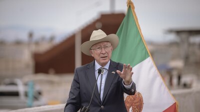 Dijo que hay interés de ofrecer opciones legales de llegar al país del norte