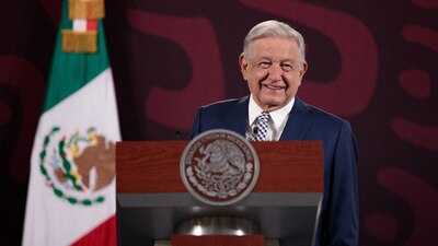 Así lo llamaron los maestros de la CNTE, por no cancelar reformas educativas