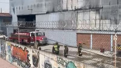En los trabajos de emergencia trabajaron bomberos de municipios aledaños y de la CDMX