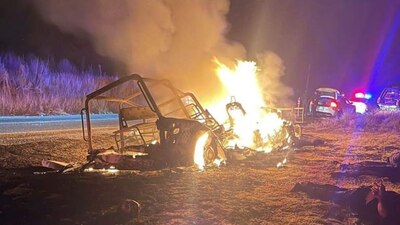 Durante el ataque fue quemada la patrulla en la que viajaban los uniformados