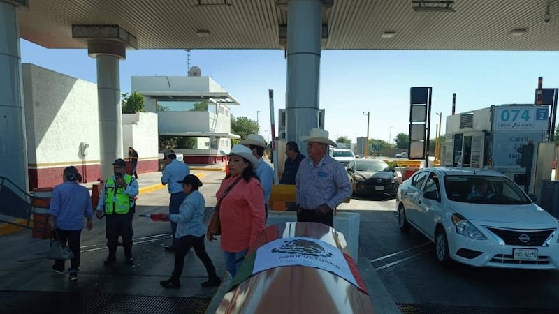 Productores de maíz liberan casetas en Sinaloa, por falta de respuesta a sus demandas