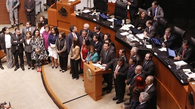 Luego de que la oposición tomó la tribuna, la sesión de este martes fue suspendida