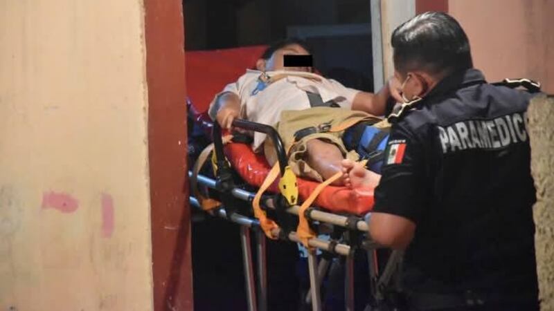 Automovilista en aparente estado de ebriedad choca contra muro de casa y lesiona a un niño en Yucatán
