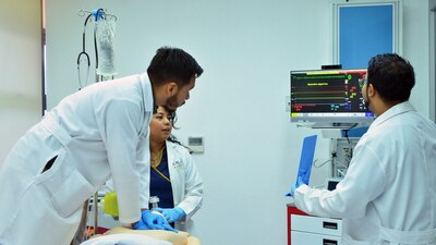 AMLO dio a conocer que más de 500 médicos cubanos trabajarán en México