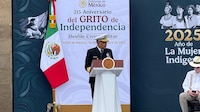 Almirante Morales Ángeles defiende a la Marina en el Desfile Cívico Militar del 16 de septiembre