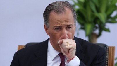 El presidenciable del PRI ya subió una foto con la portada de su obra