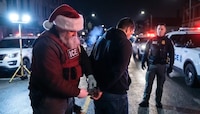 ICE usa imagen de Santa Claus para deportar migrantes en EU
