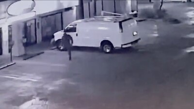 El vehículo con los cuerpos fue abandonado en una plaza comercial en Tijuana