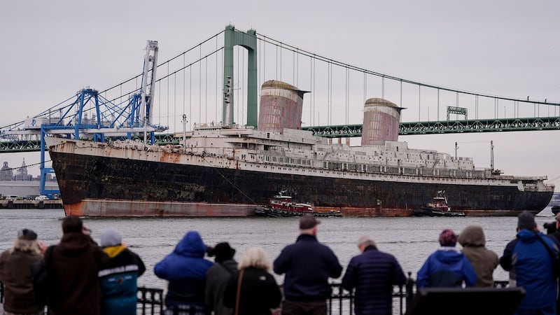 Hundirán trasatlántico para convertirlo en el arrecife artificial más grande del mundo