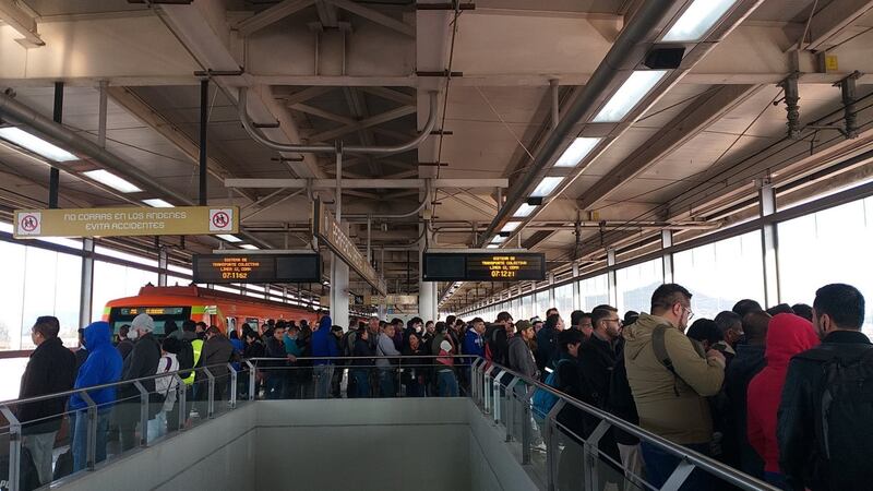 ¿Qué pasa en el Metro? Saturada la Línea 12 y otras reportan accidentes