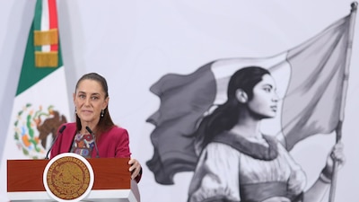 CIUDAD DE MÉXICO, 13MAYO2026.- Claudia Sheinbaum, presidenta de México, responde las preguntas de la prensa durante la Conferencia del Pueblo de este miércoles en Palacio Nacional. FOTO: DANIEL AUGUSTO/ CUARTOSCURO.COM