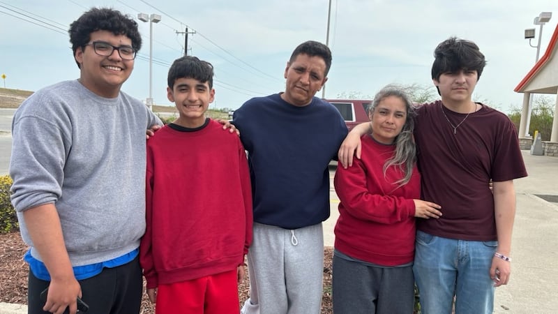 Indigna detención de mariachis adolescentes y su familia a manos del ICE