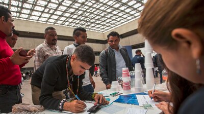 Si tienes título y cédula puedes tener trabajo en la secretaría