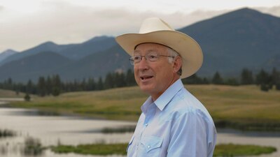 Durante la campaña de Biden, Salazar se desempeñó como copresidente del comité de liderazgo latino