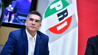 El líder de los priistas aseguró que Quirino Ordaz no tenía permiso para aceptar un nuevo encargo