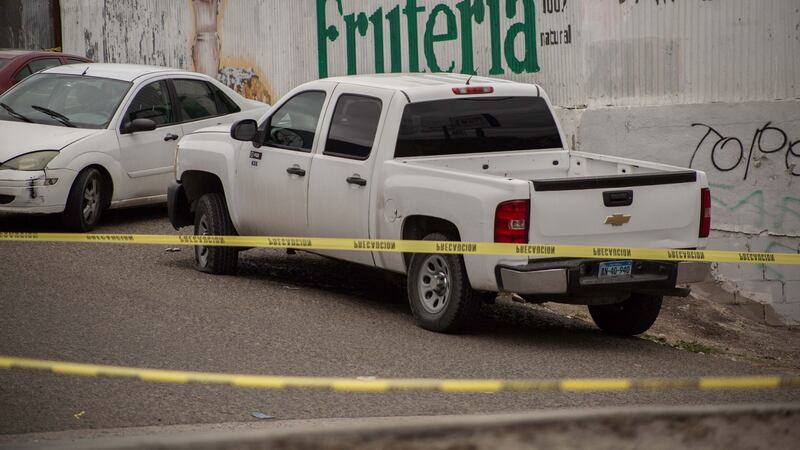 Joven mata a sus padres y hermana en Tláhuac; hallan cuerpos junto al árbol de navidad