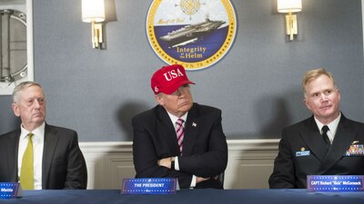 Donald Trump ha tenido días pésimos para su gobierno y apenas lleva poco más de un mes