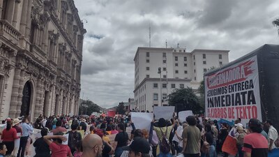 Entregaron un pliego petitorio al Gobierno municipal en donde solicitan la distribución del material escolar